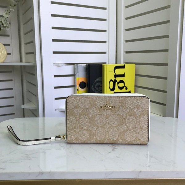 コーチ財布正面デザイン